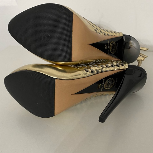 VERSACE | Gold Black Lace Up Gladiator Patent Leather Shoes Perforated Heels 36 - Picture 13 of 16